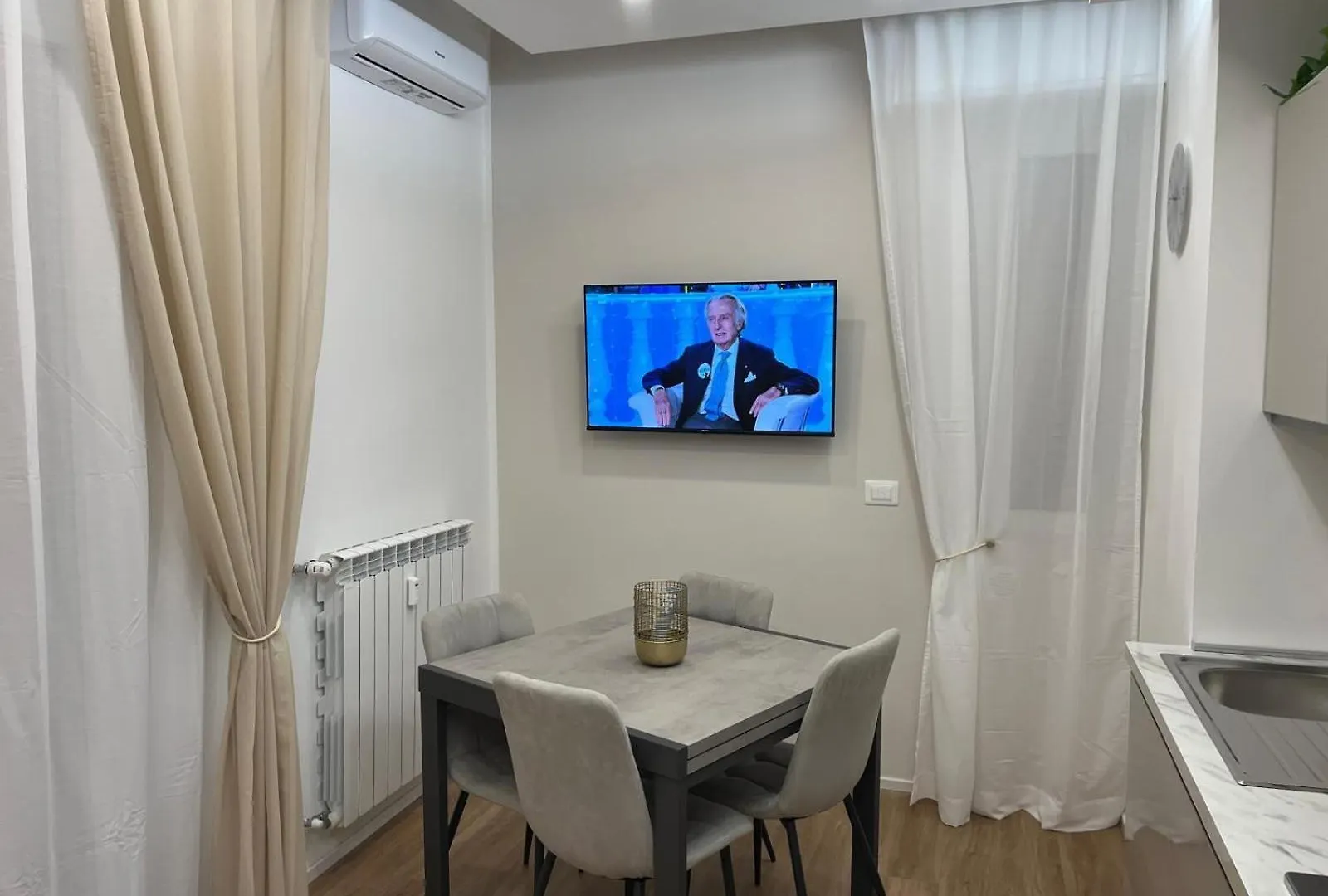 800 Mt From The Sea, 2Room Apartment, Ac And Wifi Loano Itália